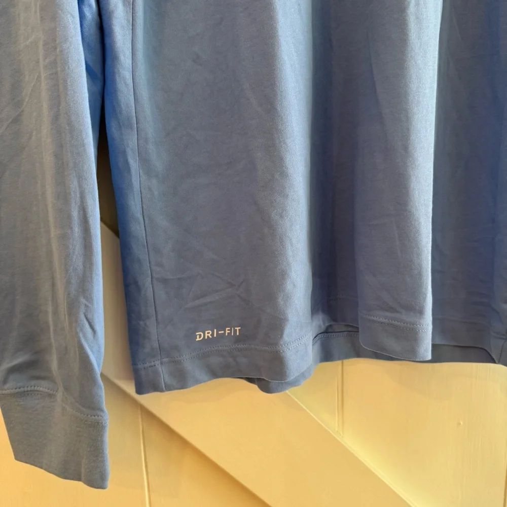 Nike‎ Sky Blue Camo Logo Long Sleeve Tee Size Small New with Tags Dri-Fit